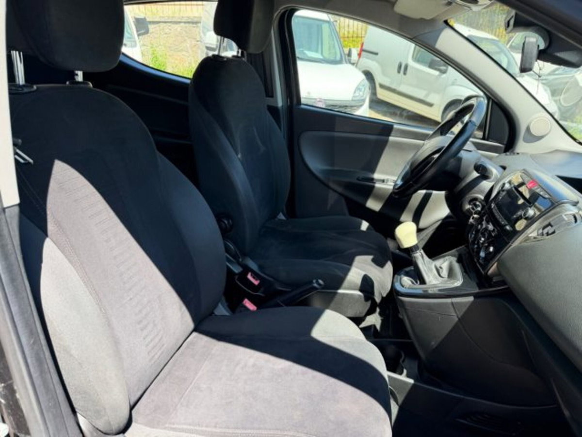 Lancia Ypsilon 1.3 MJT 16V 95 CV 5 porte S&S Elefantino (12)