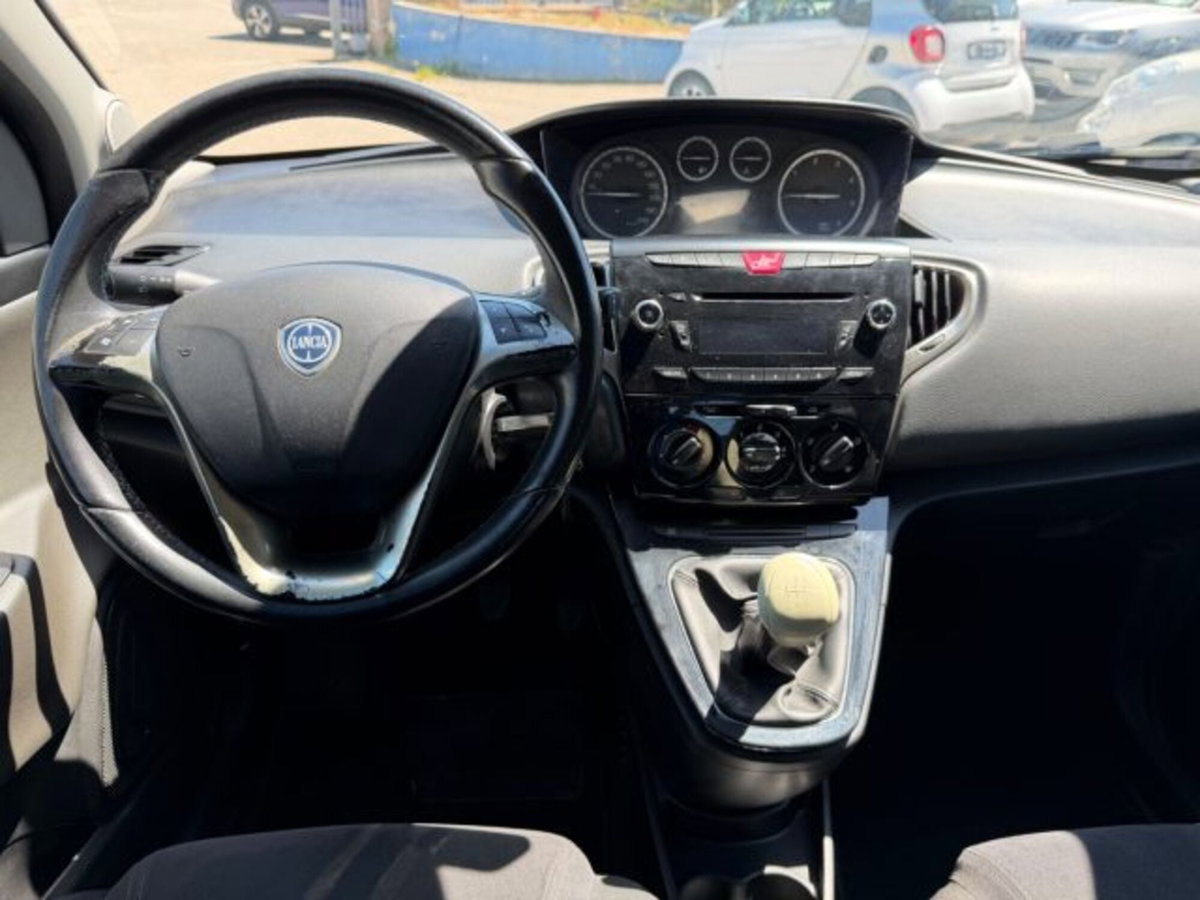 Lancia Ypsilon 1.3 MJT 16V 95 CV 5 porte S&S Elefantino (14)