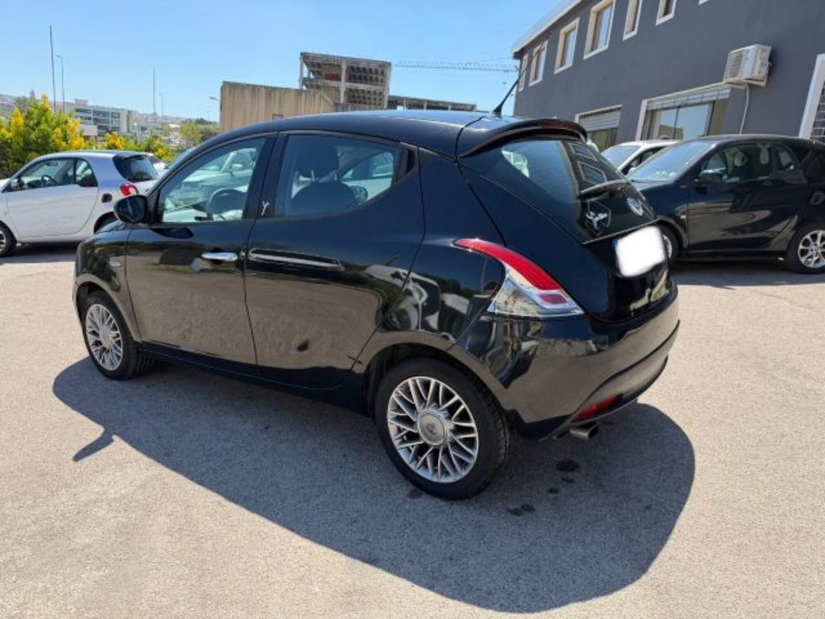 Lancia Ypsilon 1.3 MJT 16V 95 CV 5 porte S&S Elefantino (7)