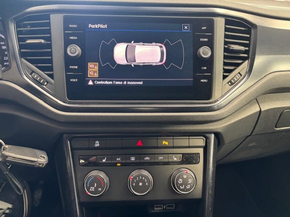 Volkswagen T-Roc 1.6 TDI SCR Business BlueMotion Technology (13)