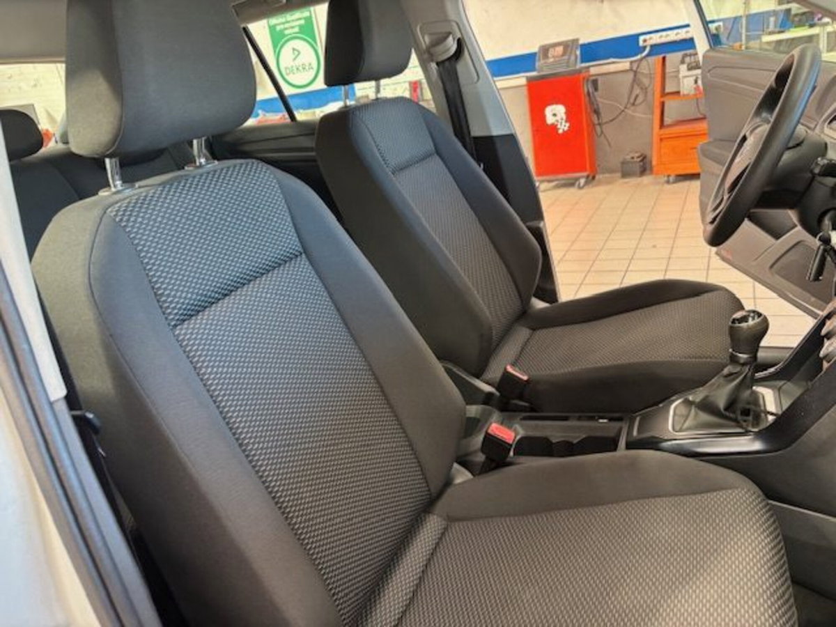 Volkswagen T-Roc 1.6 TDI SCR Business BlueMotion Technology (9)