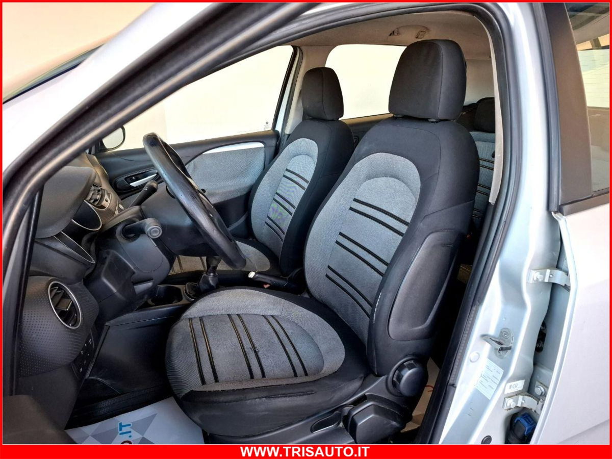 Fiat Punto Evo 1.3 Mjt 75 CV 5 porte Active (9)