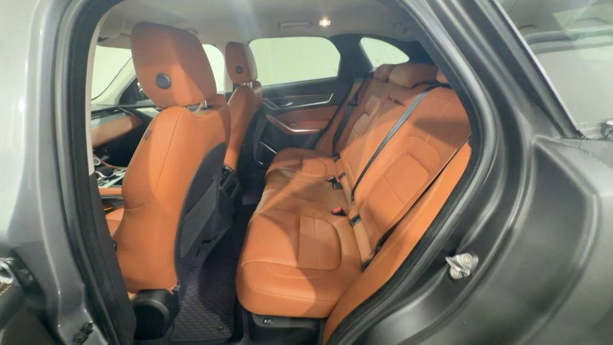 Jaguar F-Pace 2.0 D 204 CV AWD aut. R-Dynamic SE (14)