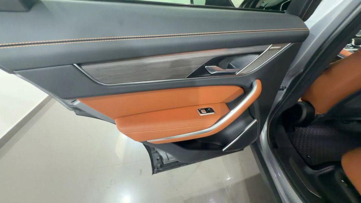 Jaguar F-Pace 2.0 D 204 CV AWD aut. R-Dynamic SE (15)
