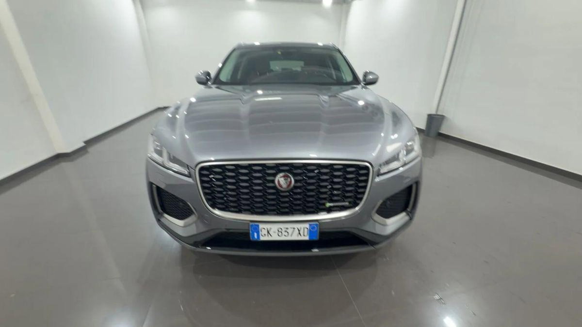 Jaguar F-Pace 2.0 D 204 CV AWD aut. R-Dynamic SE (2)