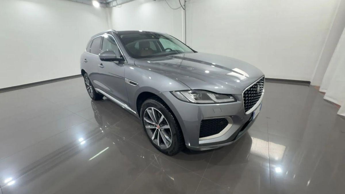 Jaguar F-Pace 2.0 D 204 CV AWD aut. R-Dynamic SE (3)