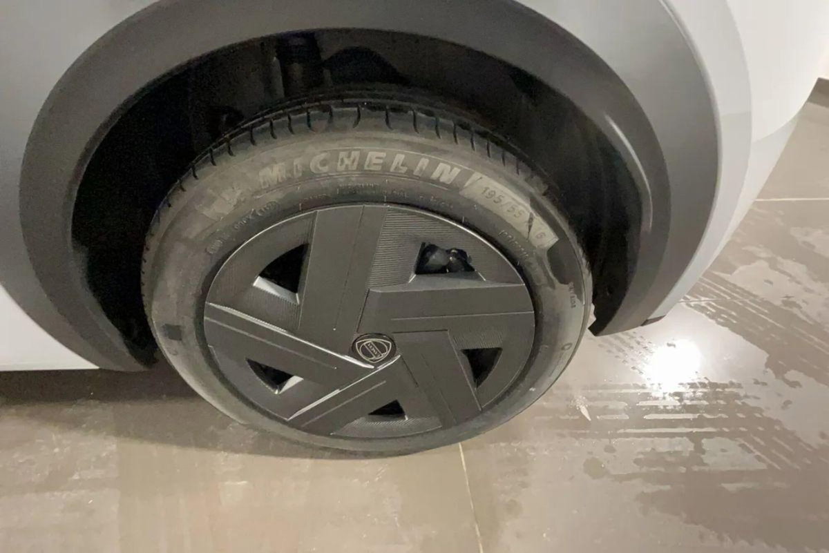 Lancia Ypsilon 1.2 mhev 110cv e-dct (6)