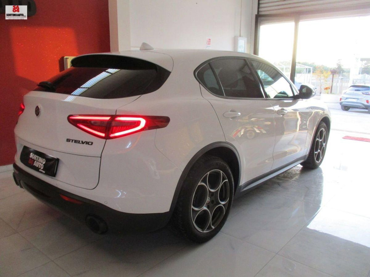 Alfa Romeo Stelvio Stelvio 2.2 Turbodiesel 190 CV AT8 Q4 Sprint (2)