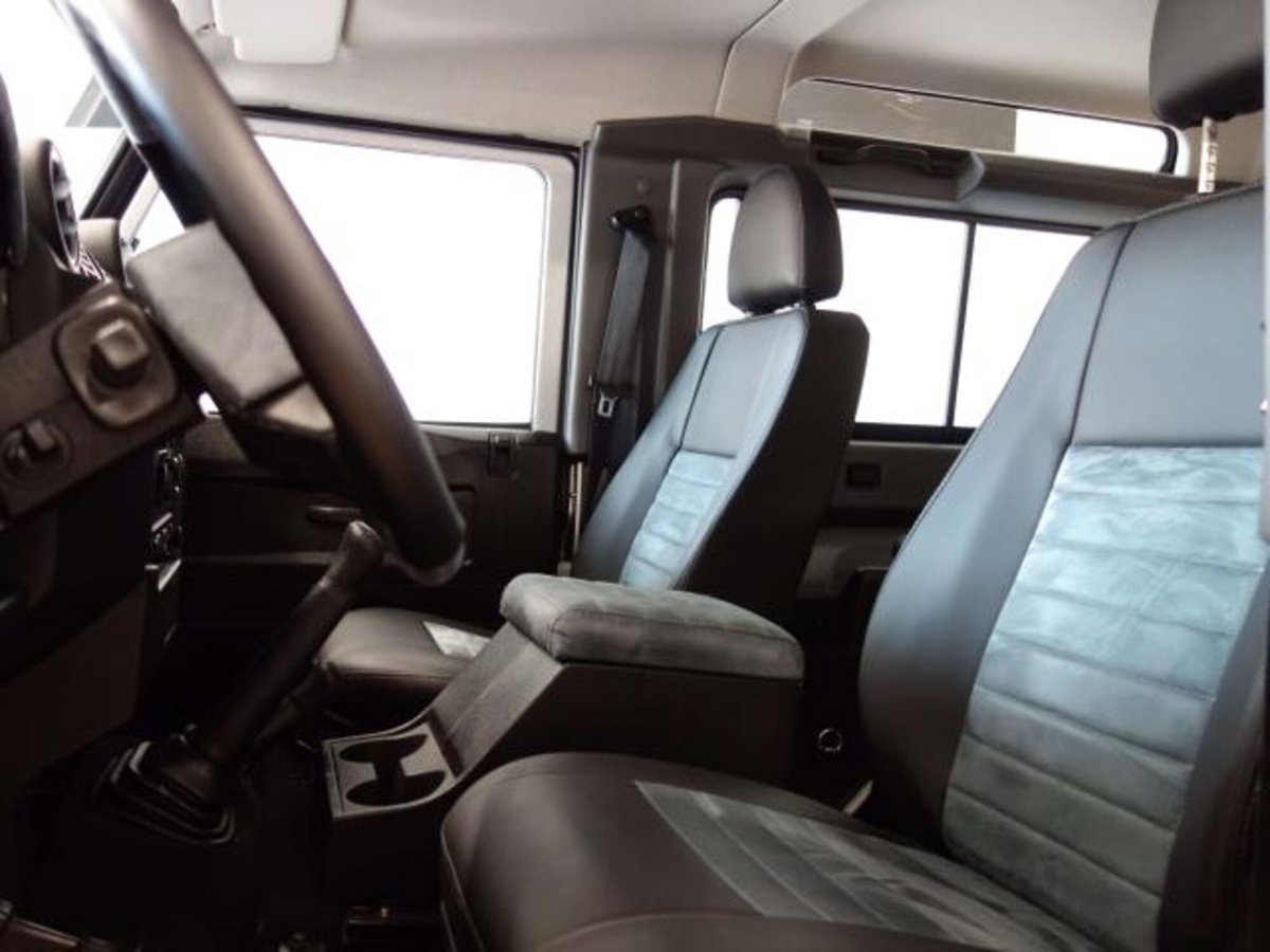 Land Rover Defender 90 2.4 TD4 Station Wagon SE (11)