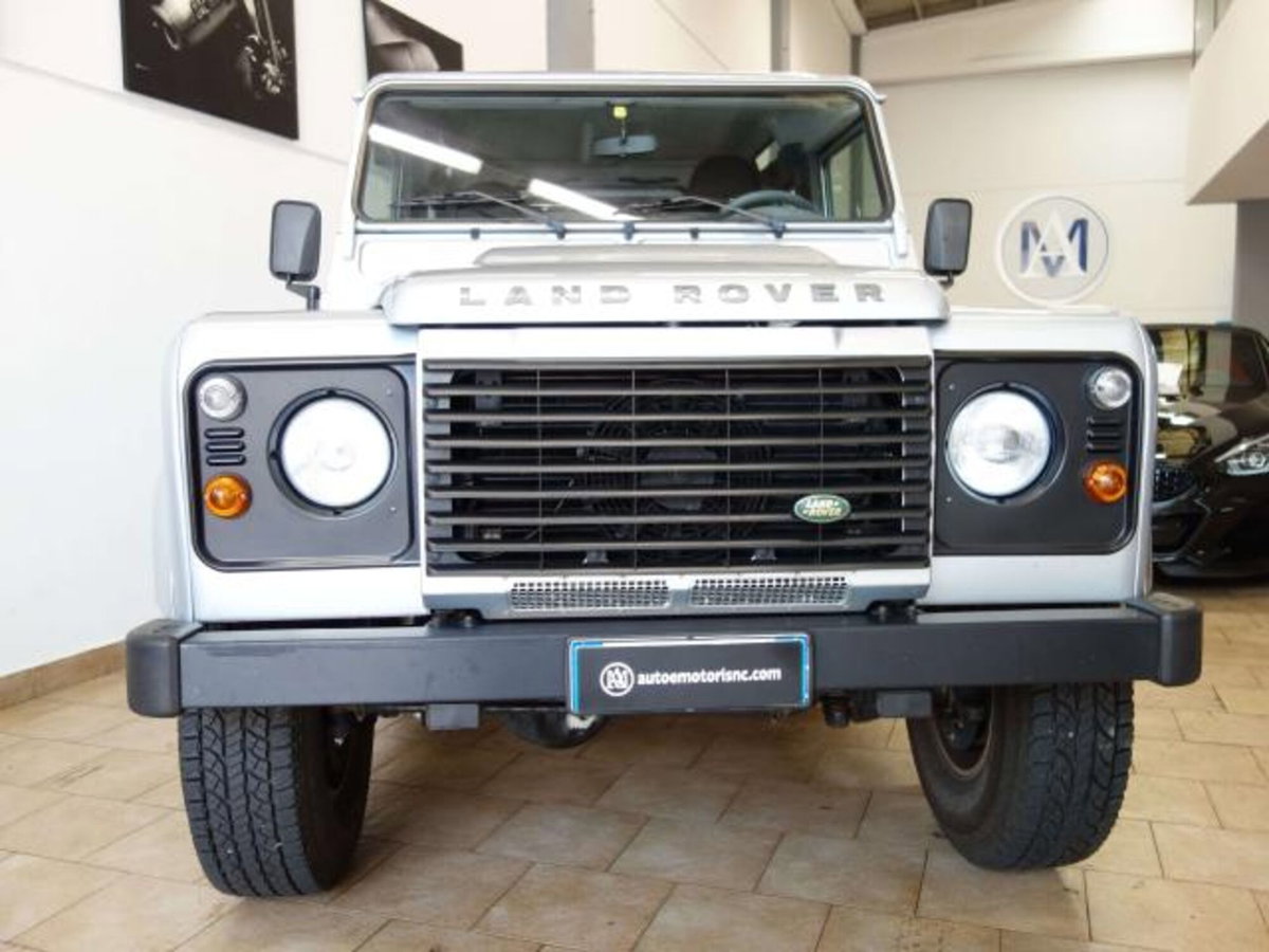 Land Rover Defender 90 2.4 TD4 Station Wagon SE (6)