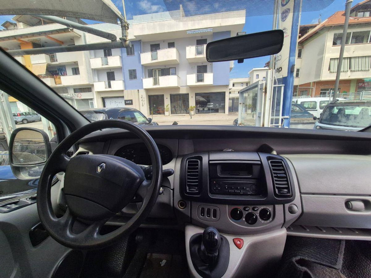 Renault Trafic 2.0 blue dci 150cv L2 Spaceclass (2)