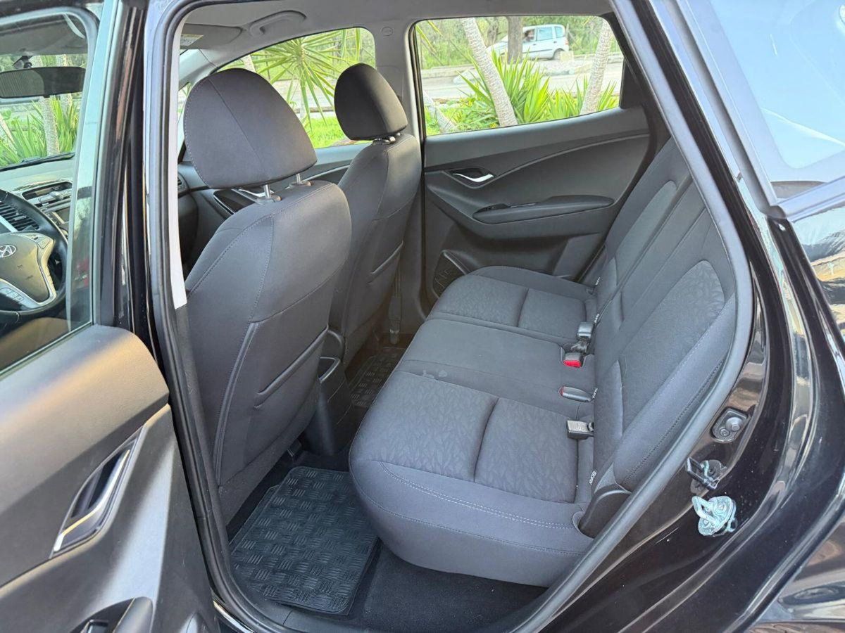 Hyundai ix20 1.4 CRDI 90 CV Comfort (8)