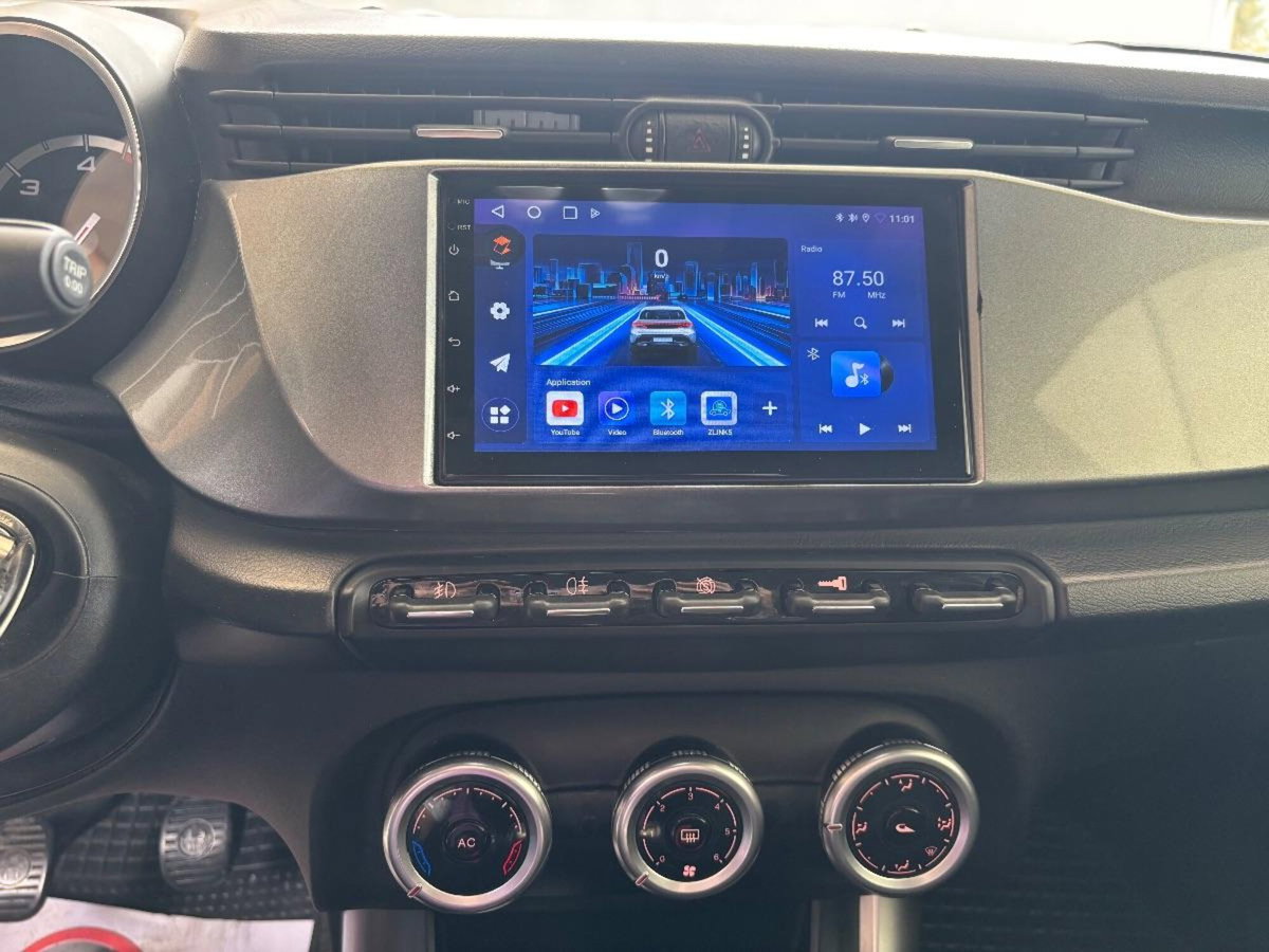 Alfa Romeo Giulietta 2.0 JTDm-2 Exclusive 140cv (11)