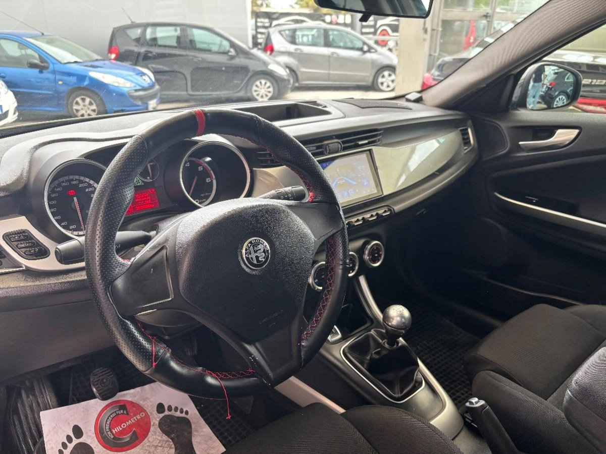 Alfa Romeo Giulietta 2.0 JTDm-2 Exclusive 140cv (12)