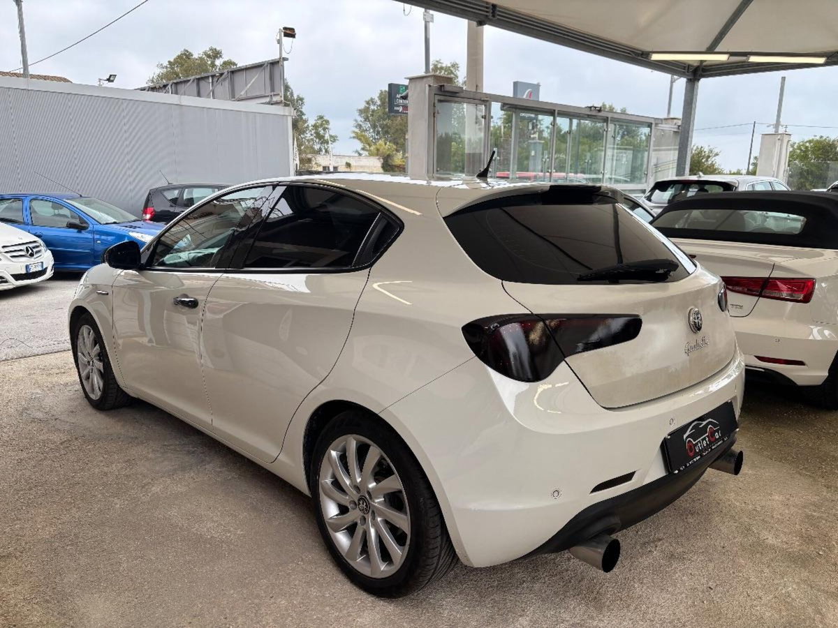 Alfa Romeo Giulietta 2.0 JTDm-2 Exclusive 140cv (4)