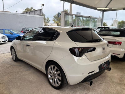 Alfa Romeo Giulietta 2.0 JTDm-2 Exclusive 140cv (4)