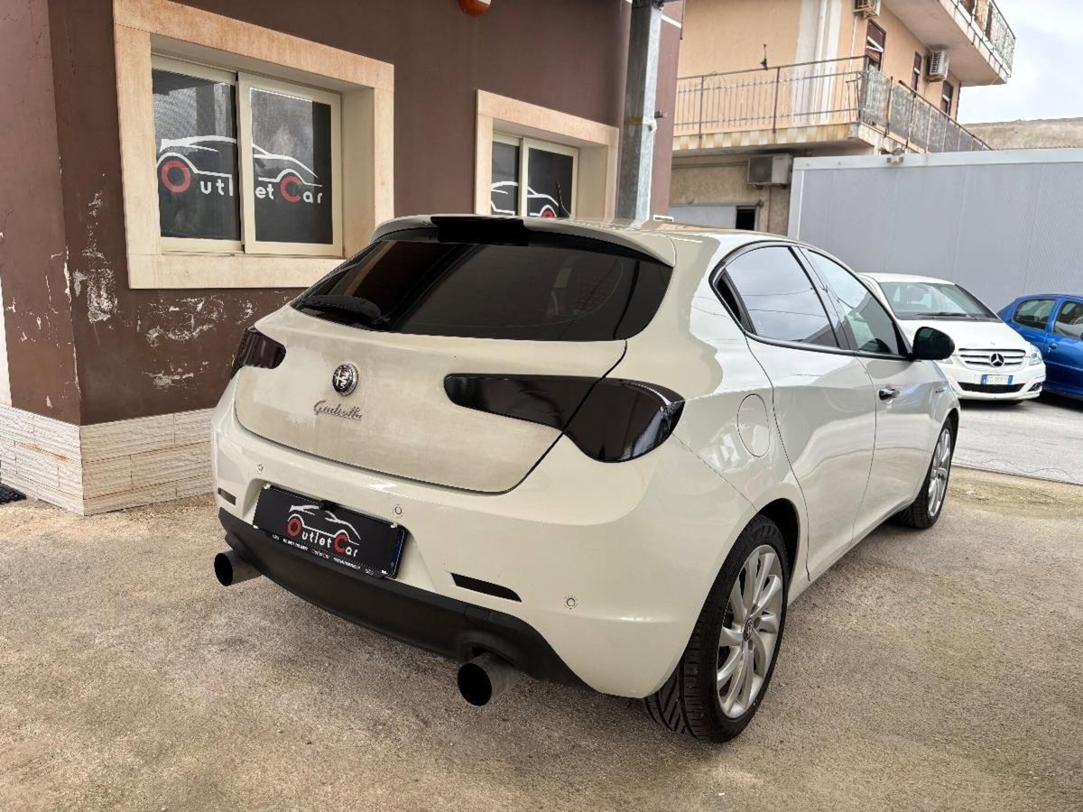 Alfa Romeo Giulietta 2.0 JTDm-2 Exclusive 140cv (5)