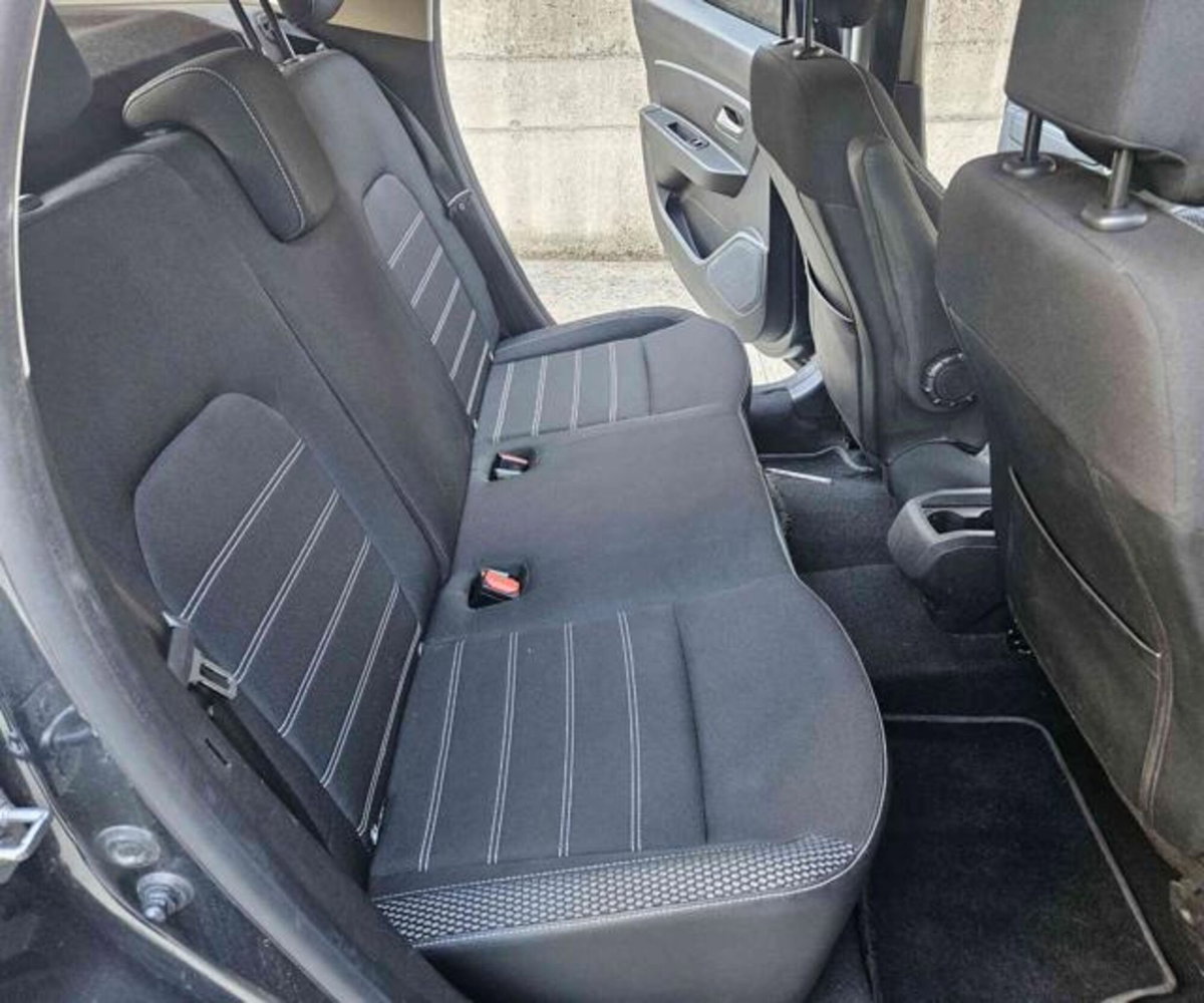 Dacia Duster 1.5 dCi 8V 110 CV EDC 4x2 Prestige (10)