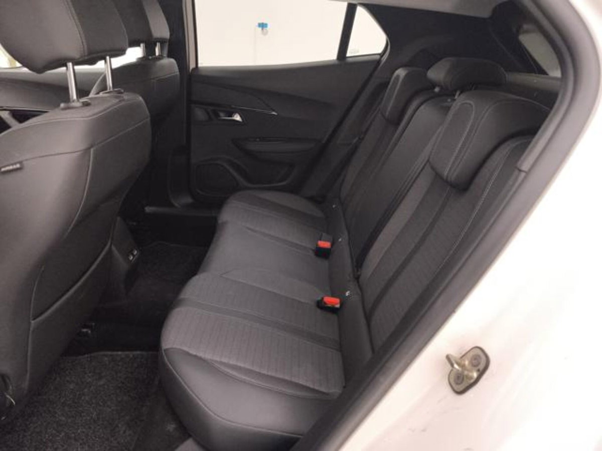 Peugeot 2008 BlueHDi 110 S&S Allure Pack (20)