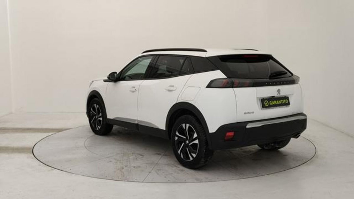 Peugeot 2008 BlueHDi 110 S&S Allure Pack (3)