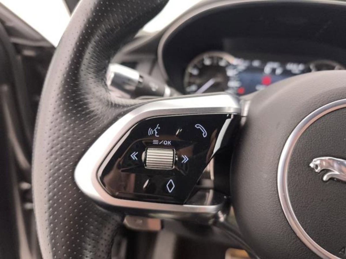 Jaguar E-Pace 2.0d i4 mhev R-Dynamic HSE awd 163cv auto (14)