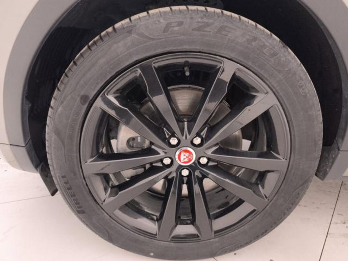 Jaguar E-Pace 2.0d i4 mhev R-Dynamic HSE awd 163cv auto (9)
