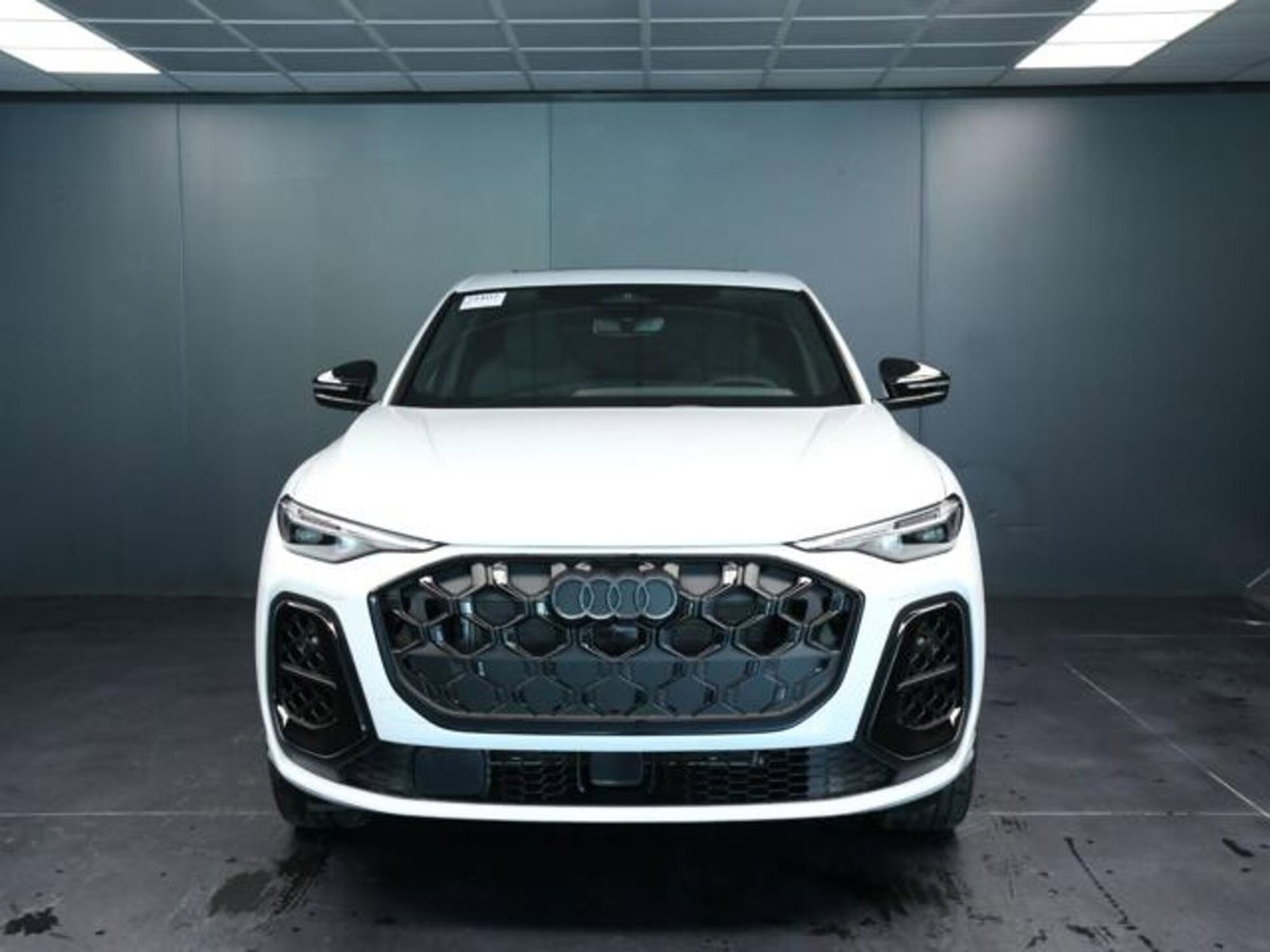 Audi Q5 Sportback 2.0 tdi mhev+ Launch Edition S line quattro 204cv s-tronic (2)