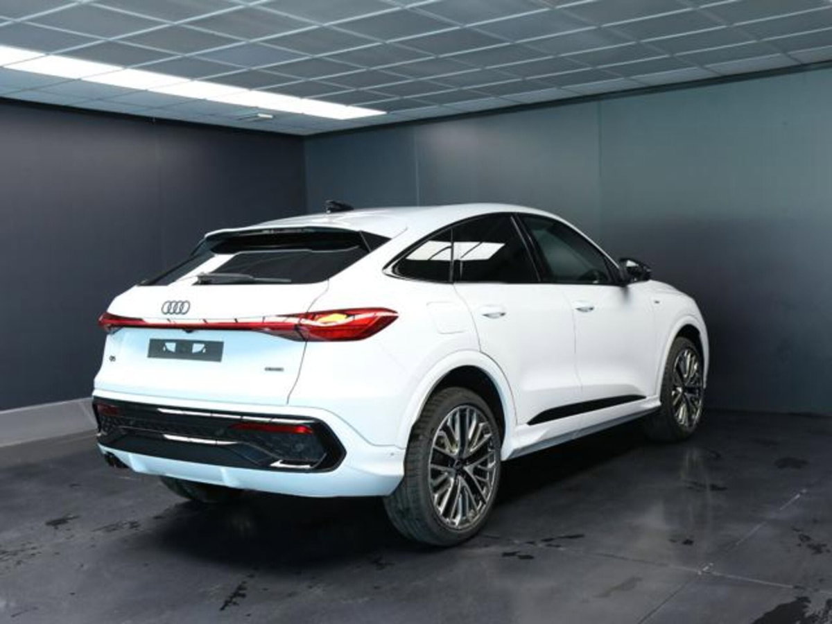 Audi Q5 Sportback 2.0 tdi mhev+ Launch Edition S line quattro 204cv s-tronic (3)