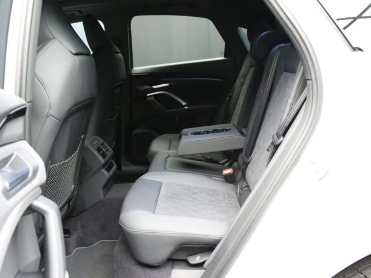 Audi Q5 Sportback 2.0 tdi mhev+ Launch Edition S line quattro 204cv s-tronic (8)
