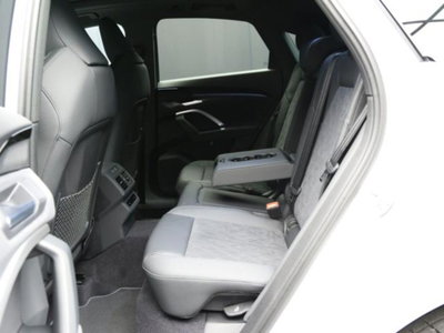 Audi Q5 Sportback 2.0 tdi mhev+ Launch Edition S line quattro 204cv s-tronic (8)
