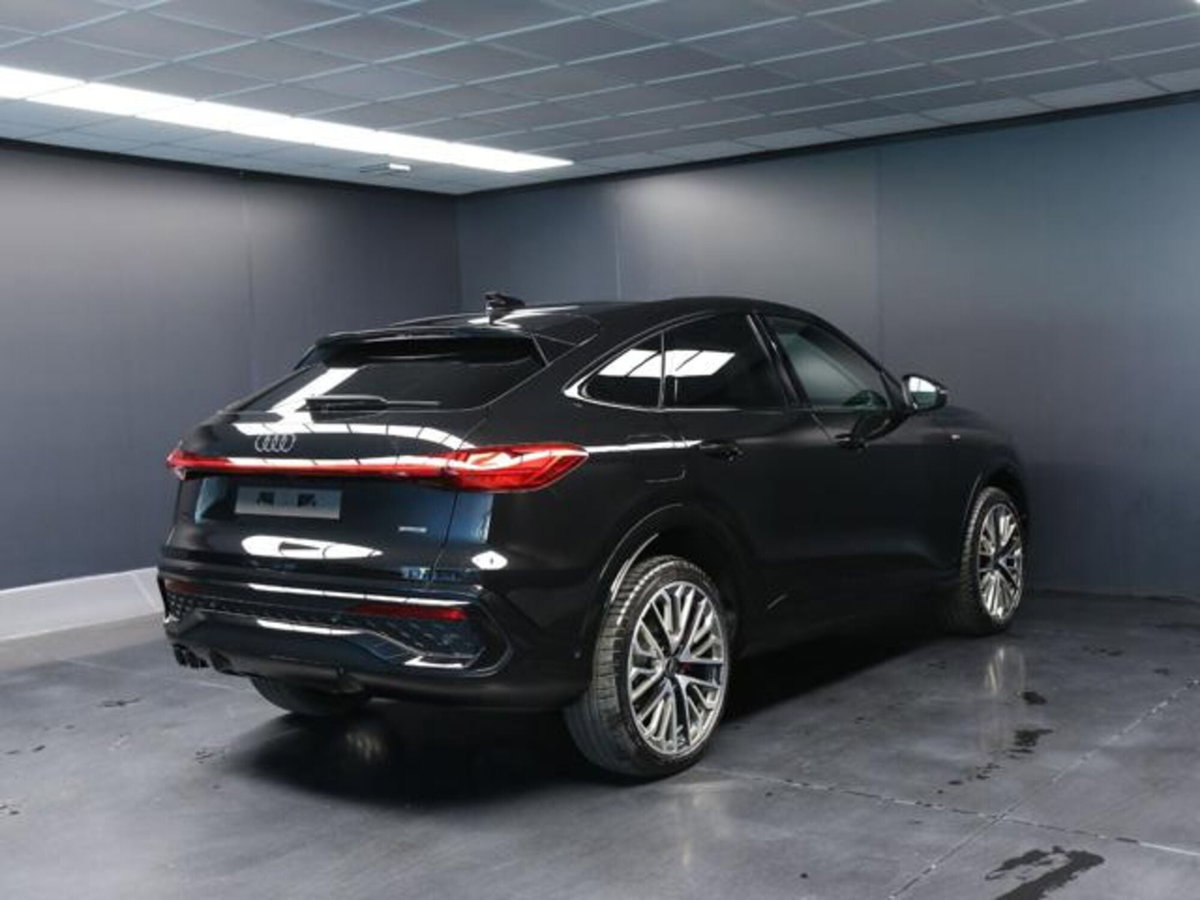 Audi Q5 Sportback 2.0 tdi mhev+ Launch Edition S line quattro 204cv s-tronic (3)