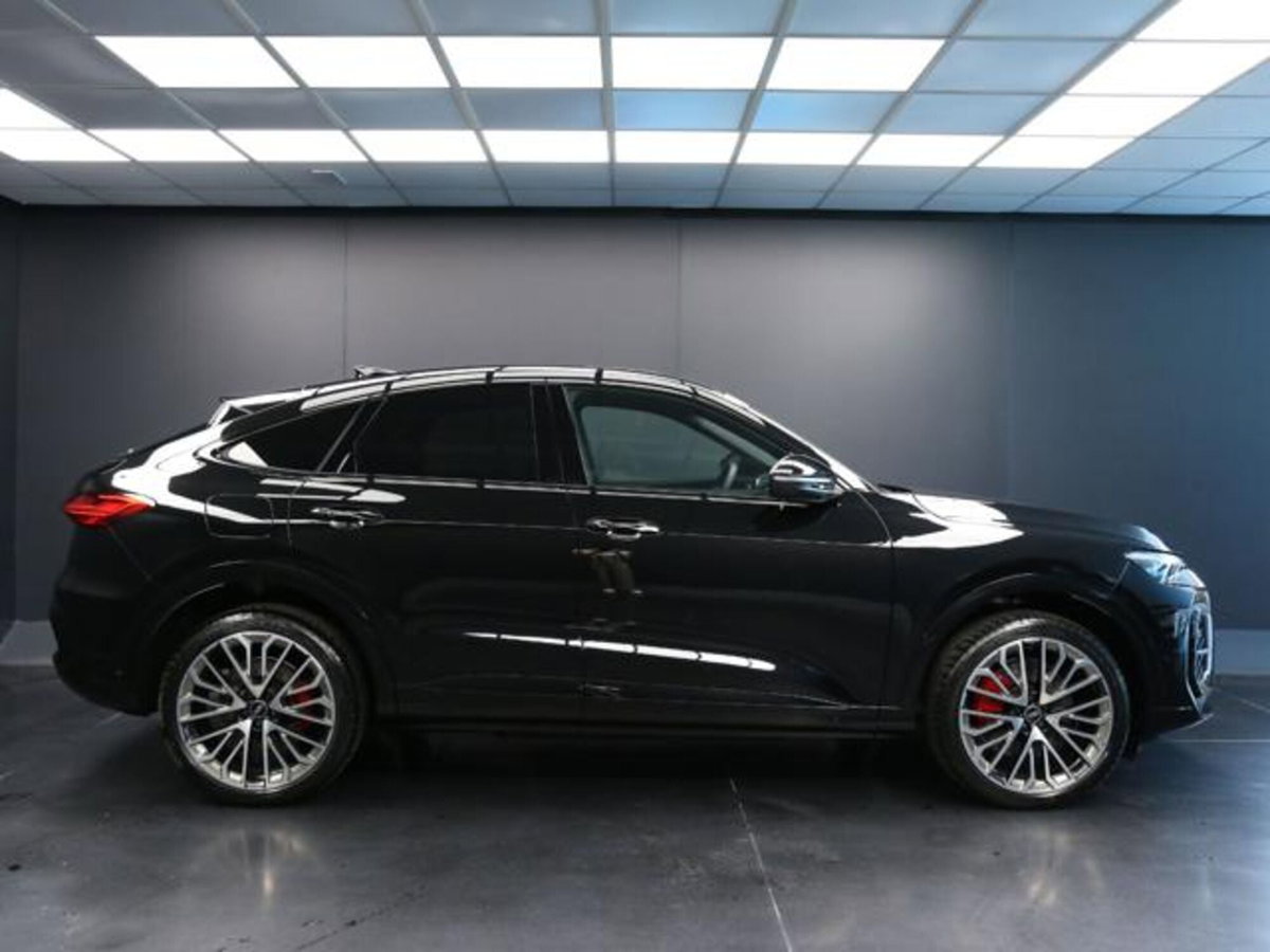 Audi Q5 Sportback 2.0 tdi mhev+ Launch Edition S line quattro 204cv s-tronic (6)