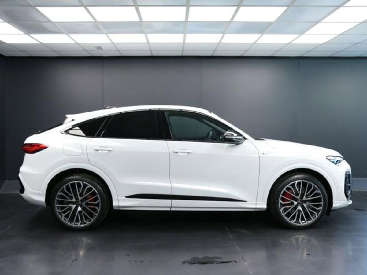 Audi Q5 Sportback 2.0 tdi mhev+ S line edition quattro 204cv s-tronic (3)