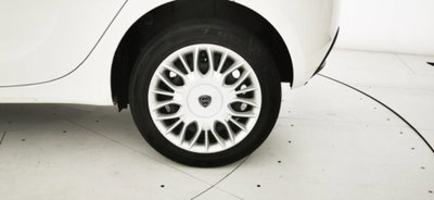 Lancia Ypsilon 1.2 69 CV 5 porte GPL Ecochic Silver (16)