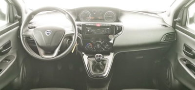 Lancia Ypsilon 1.2 69 CV 5 porte GPL Ecochic Silver (9)