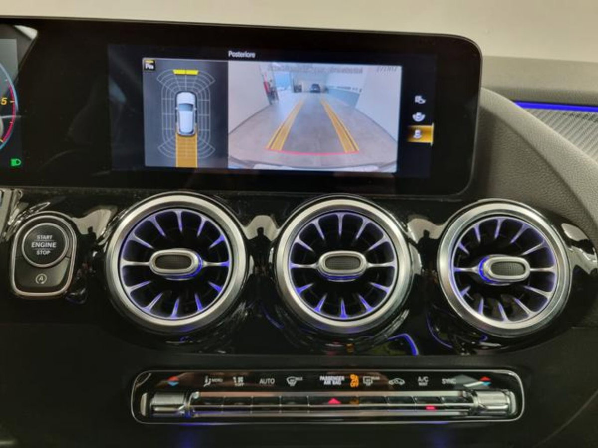 Mercedes-Benz GLA SUV 200 d Automatic 4Matic Premium (12)