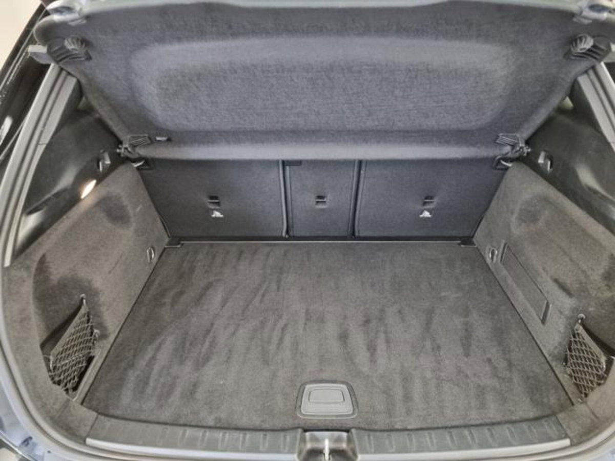Mercedes-Benz GLA SUV 200 d Automatic 4Matic Premium (14)