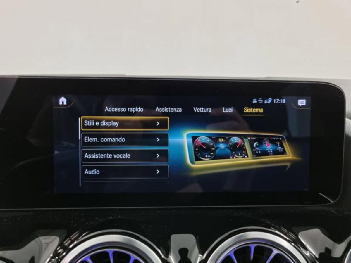Mercedes-Benz GLA SUV 200 d Automatic 4Matic Premium (17)