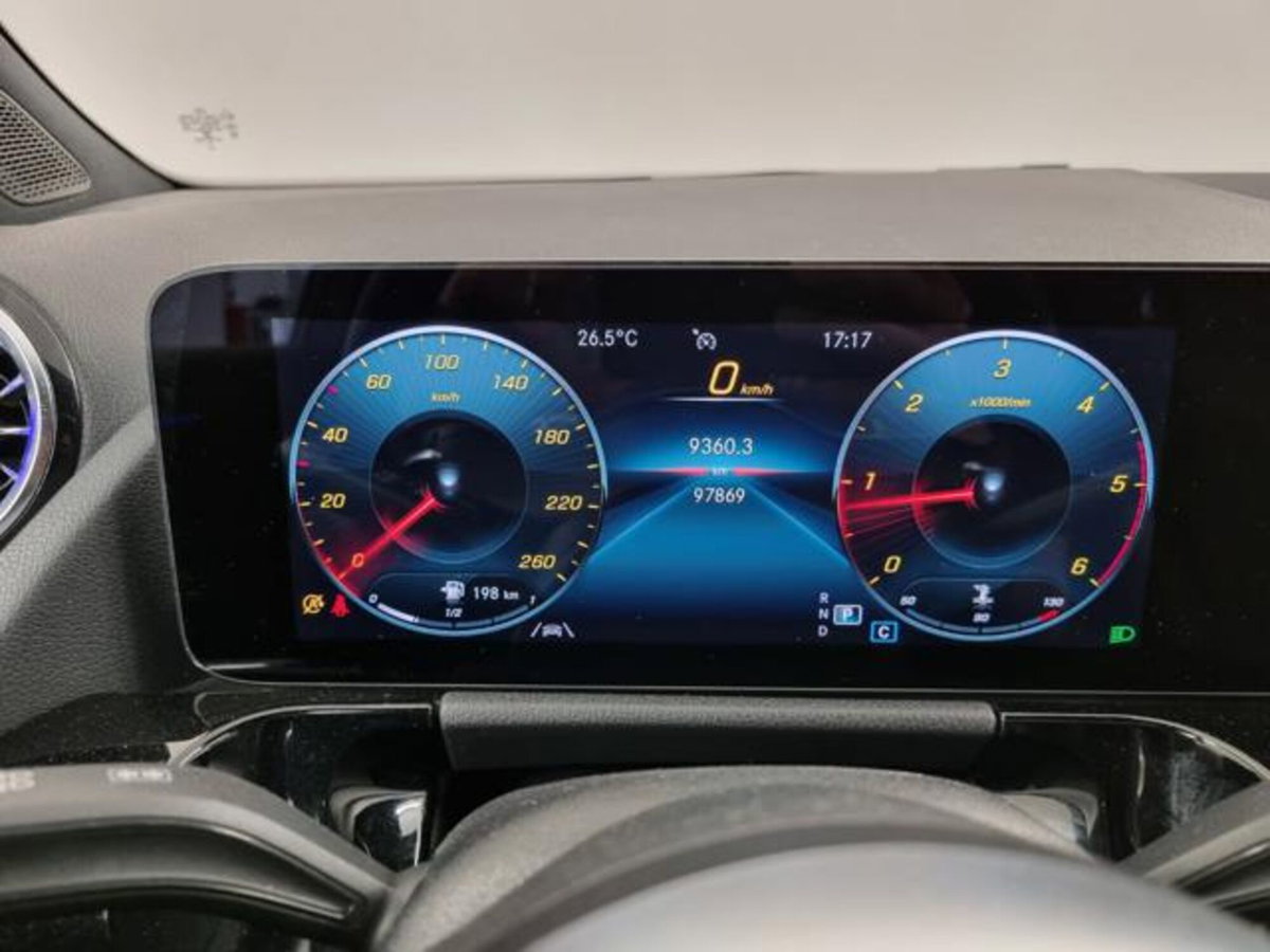 Mercedes-Benz GLA SUV 200 d Automatic 4Matic Premium (6)