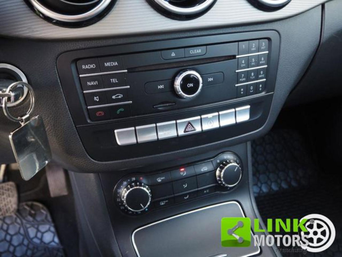Mercedes-Benz Classe B 180 d Automatic Sport (13)