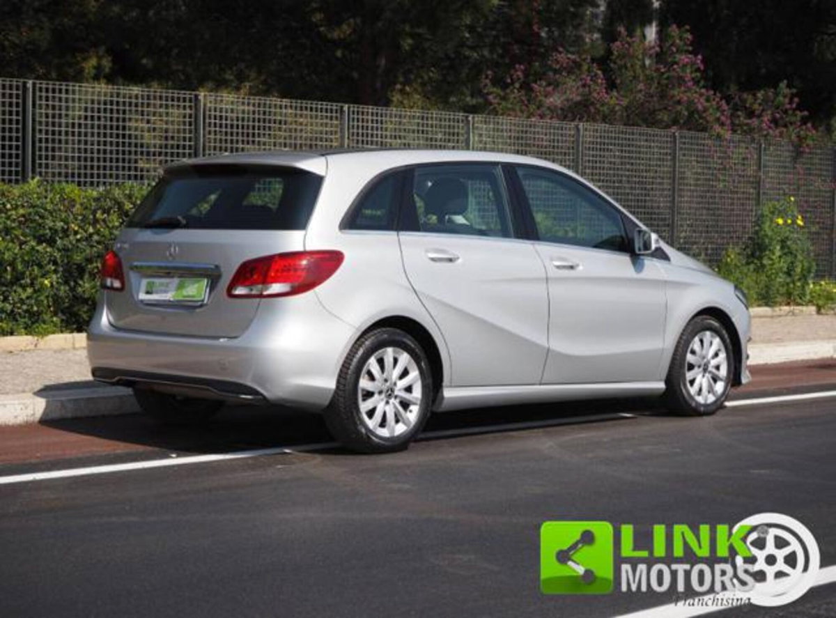 Mercedes-Benz Classe B 180 d Automatic Sport (2)