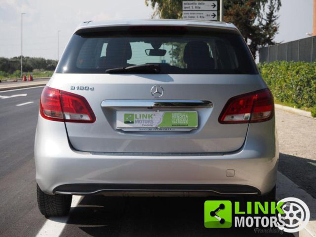 Mercedes-Benz Classe B 180 d Automatic Sport (8)