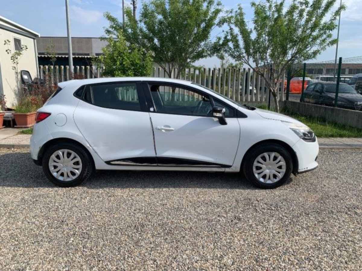 Renault Clio 1.2 75CV GPL 5 porte Live (4)