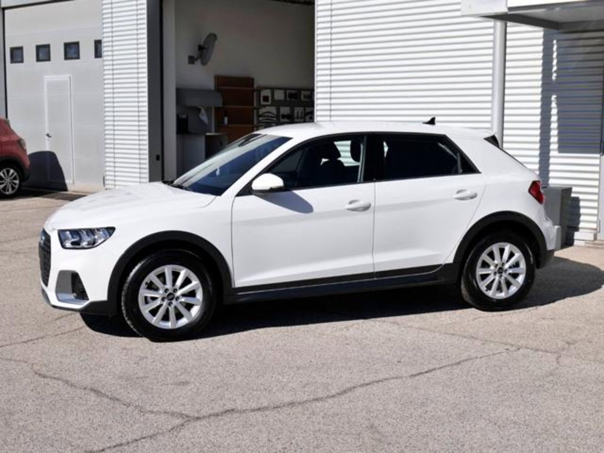 Audi A1 allstreet 30 1.0 tfsi Business 116cv (2)