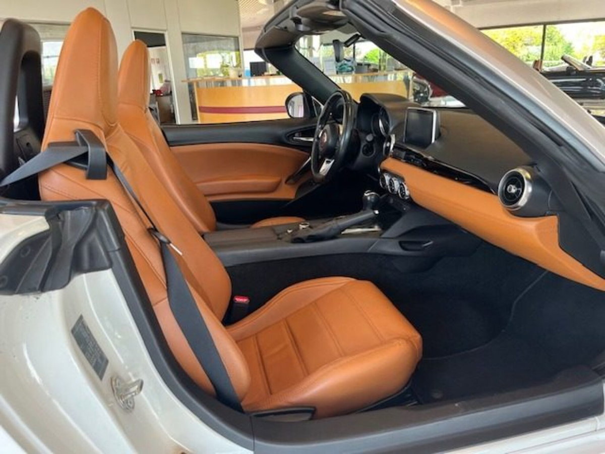 Fiat 124 spider 124 spider 1.4 MultiAir AT6 Lusso (19)