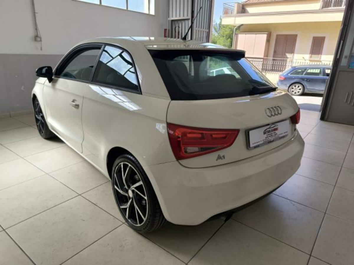 Audi A1 1.6 TDI 105 CV Ambition (4)