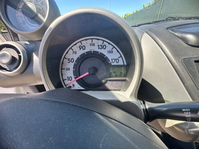 Toyota Aygo 1.0 12V VVT-i 5 porte (11)