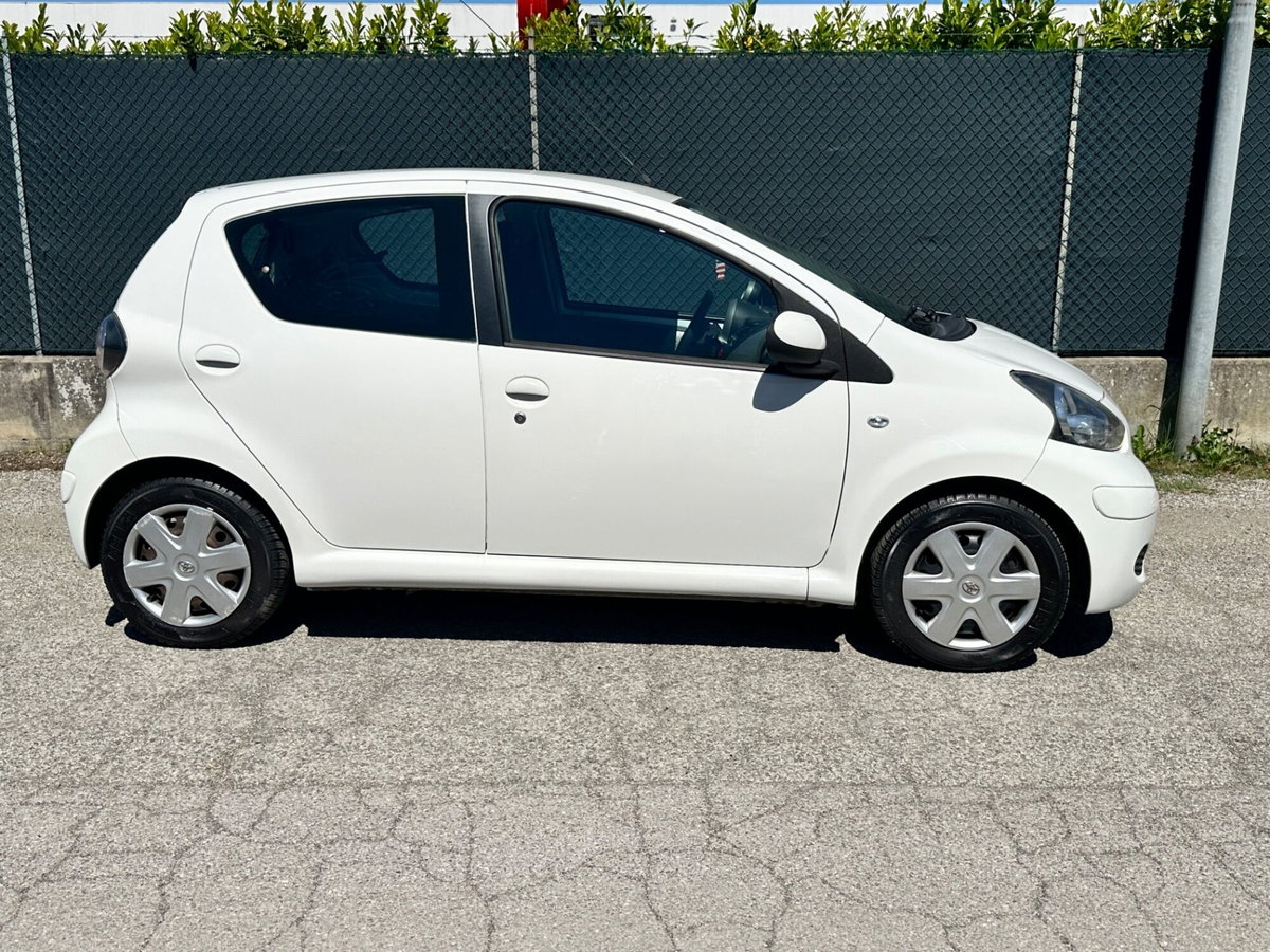 Toyota Aygo 1.0 12V VVT-i 5 porte (13)