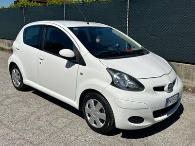Toyota Aygo 1.0 12V VVT-i 5 porte (3)