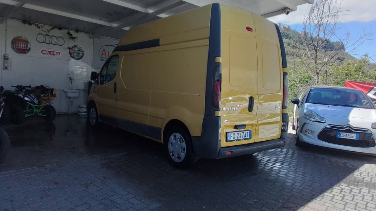 Renault Trafic Furgone T27 2.5dCi/140 16V PC-TN Furg.Con (6)
